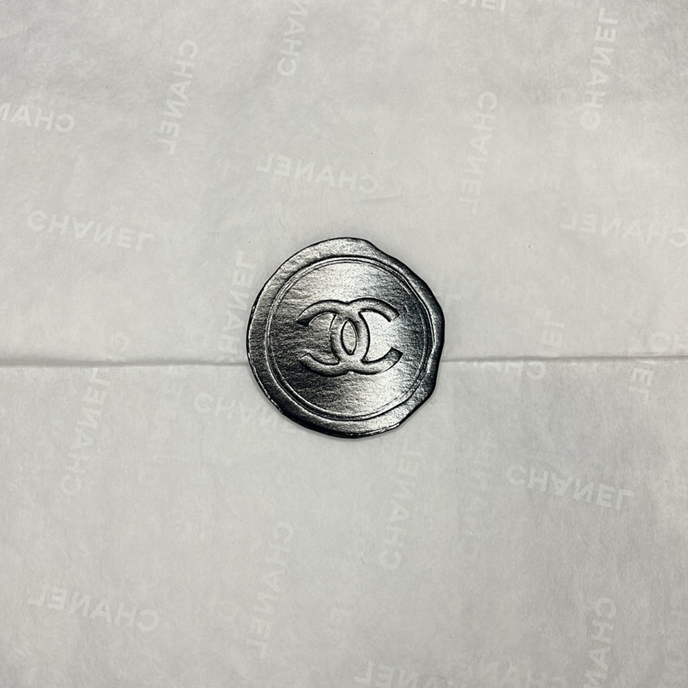Authentic Chanel Gift Box - Picture 4 of 4